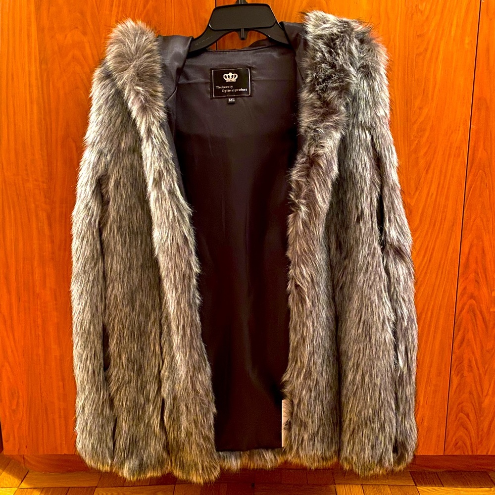 Beautiful faux fur vest with hood! Brand new